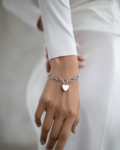 Massive bracelet with heart