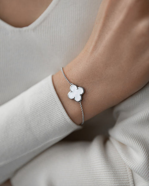 Clover Bracelet with Mother of Pearl