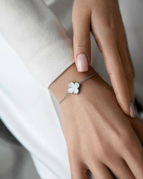 Clover Bracelet with Mother of Pearl